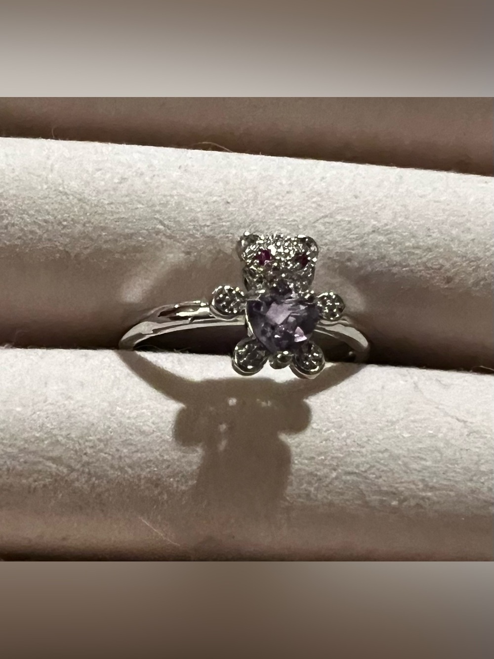 stainless steel silver tone Teddy bear ring holding heart w/ gemstones costume